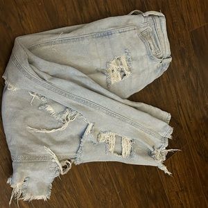 Holister Curvy High-Rise Mom Jeans